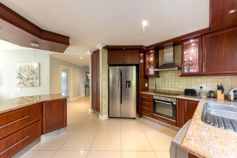 To Let 4 Bedroom Property for Rent in Tamboerskloof Western Cape